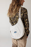 KAVU The Crescent Creek 7L 燈芯絨斜孭袋 | 美式復古戶外隨身包