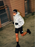 rnrn Rooftop Runner 專業輕量防風外套 (前衛銀 Silver) | 200g超輕幻彩・內建高領面罩・越野跑/夜跑必備