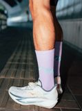 rnrn PACE SOCKS 42 專業長跑襪 | 小腿加壓緩震 特大反光Logo