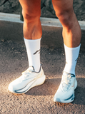 rnrn PACE SOCKS 42 專業長跑襪 | 小腿加壓緩震 特大反光Logo