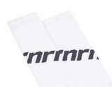 rnrn PACE SOCKS 42 專業長跑襪 | 小腿加壓緩震 特大反光Logo